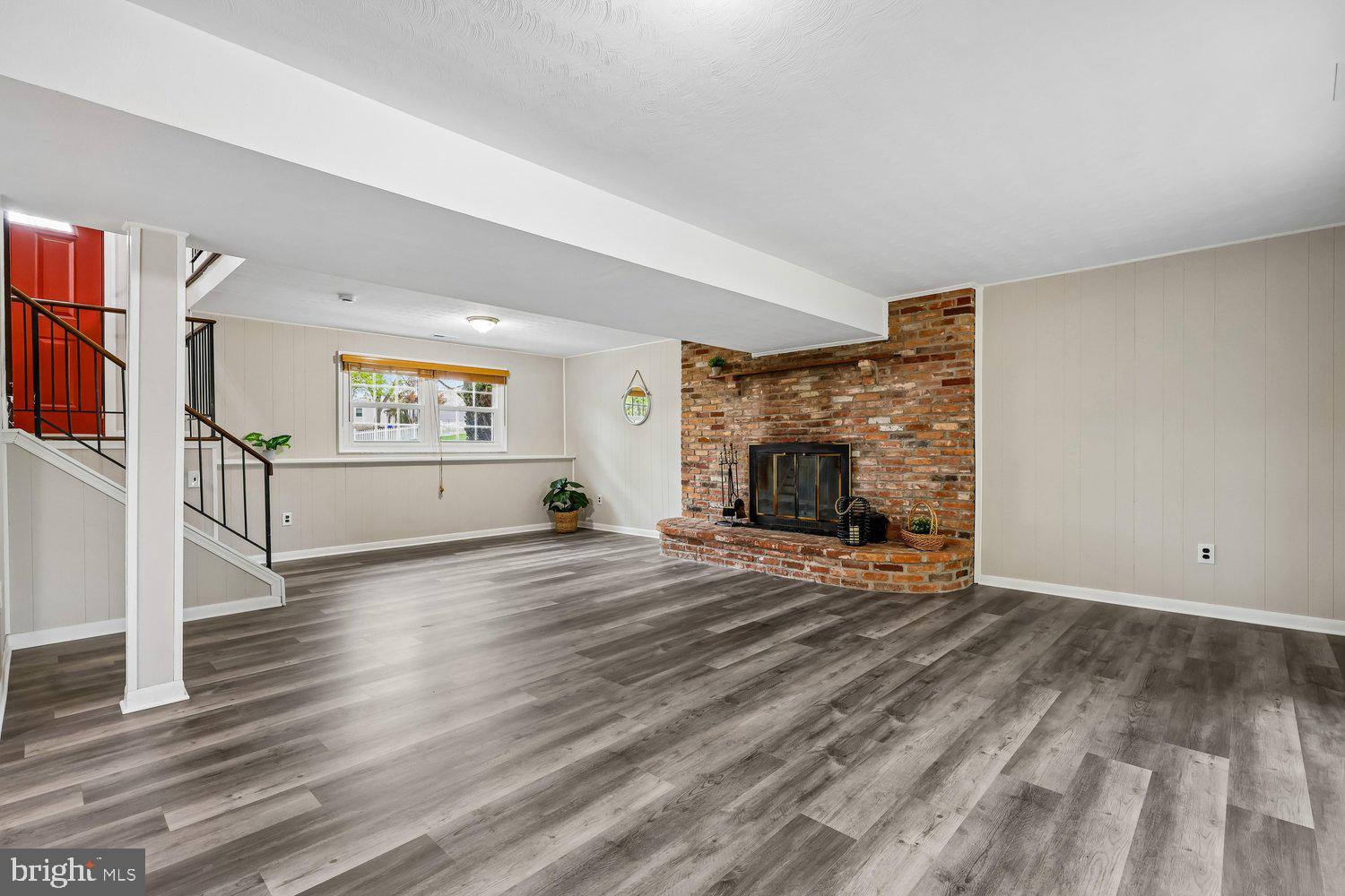 GLEN BROOK - Residential