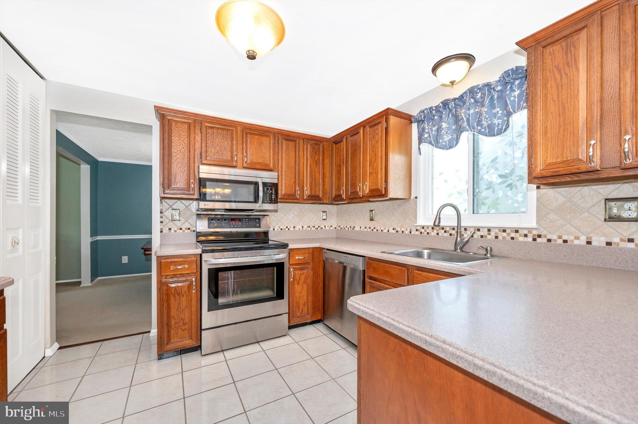 MERRIDALE GARDENS - Residential