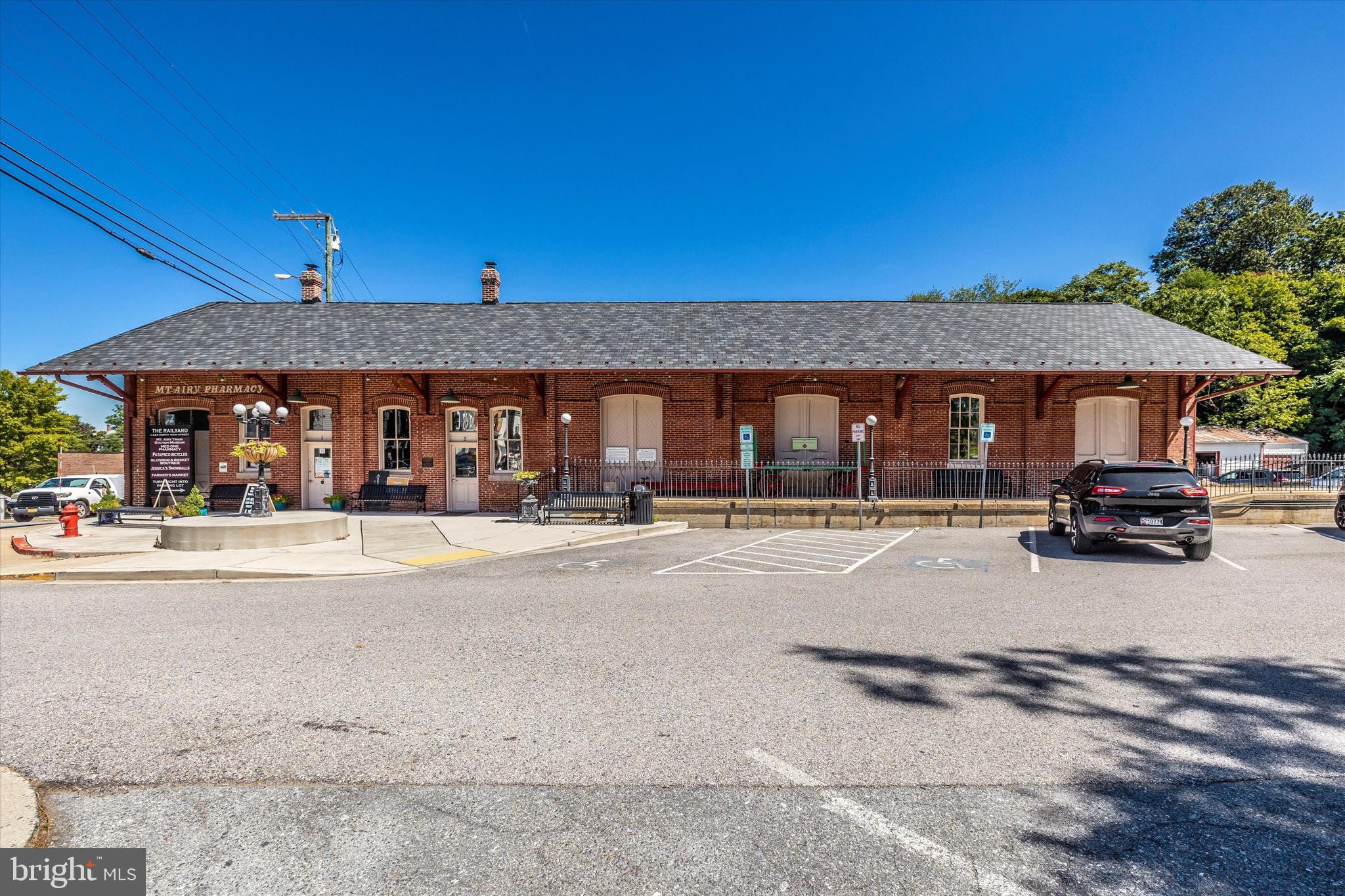 MERRIDALE GARDENS - Residential
