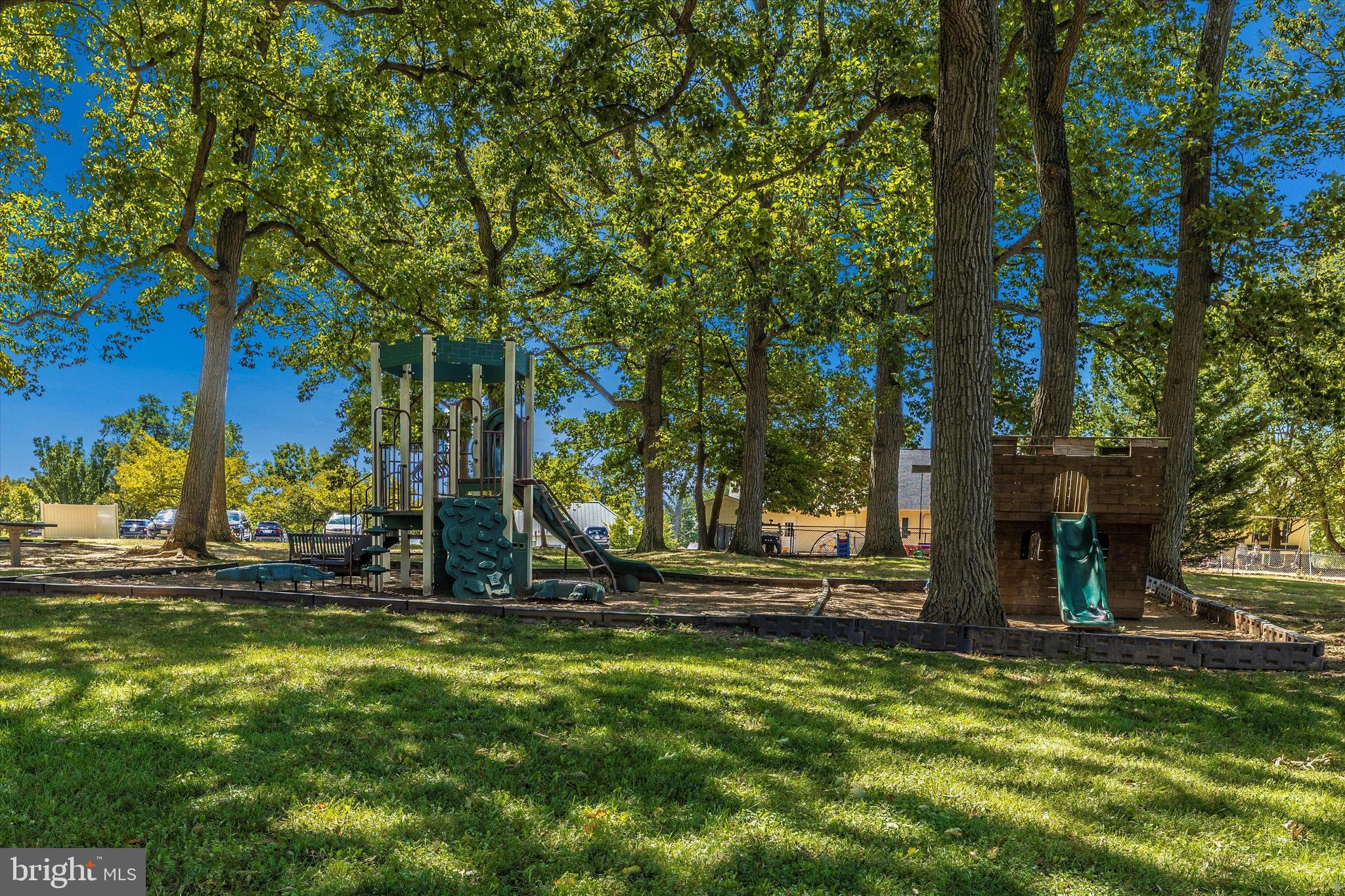 MERRIDALE GARDENS - Residential