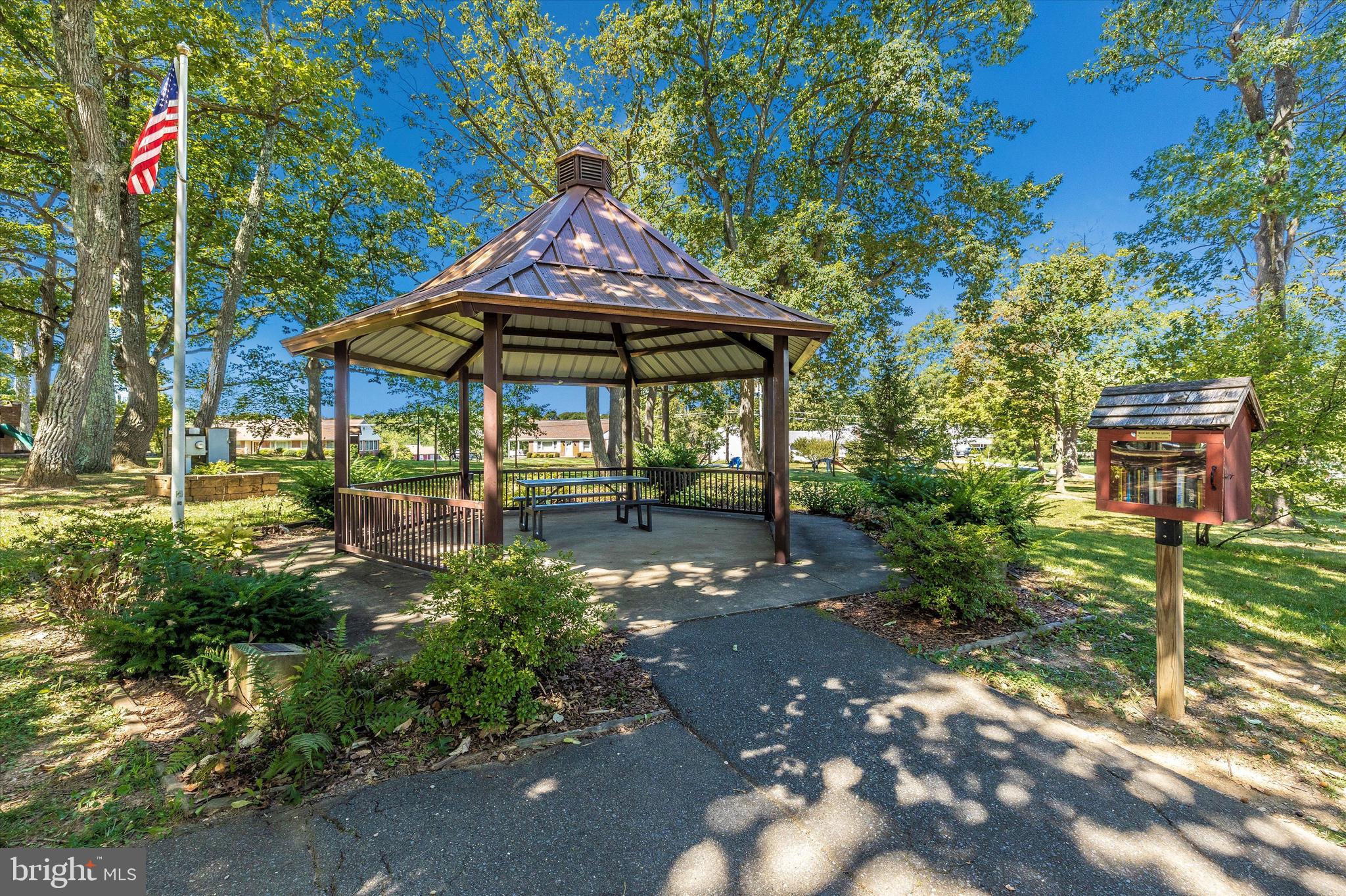 MERRIDALE GARDENS - Residential