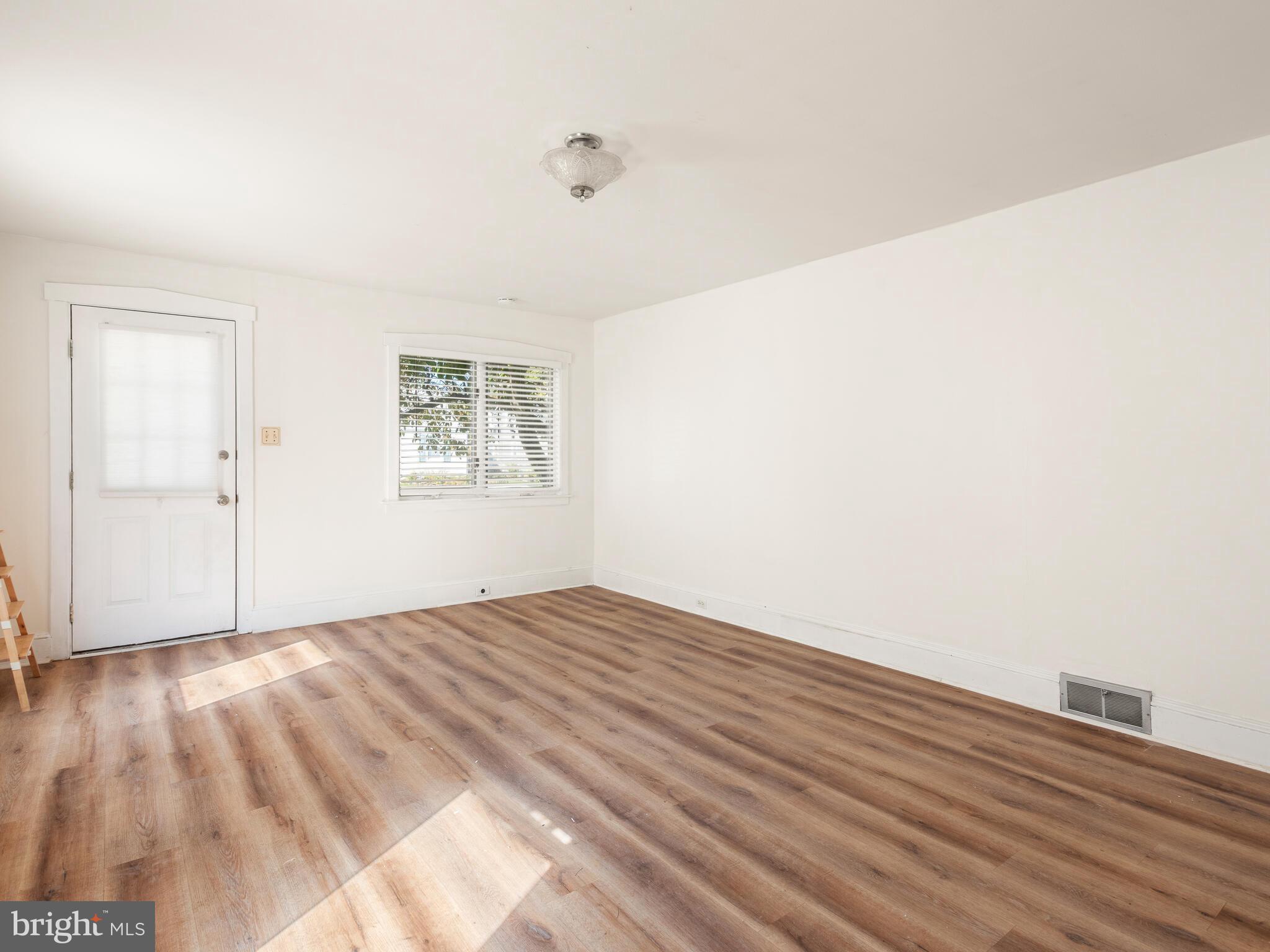 WASHINGTON HGTS - Residential