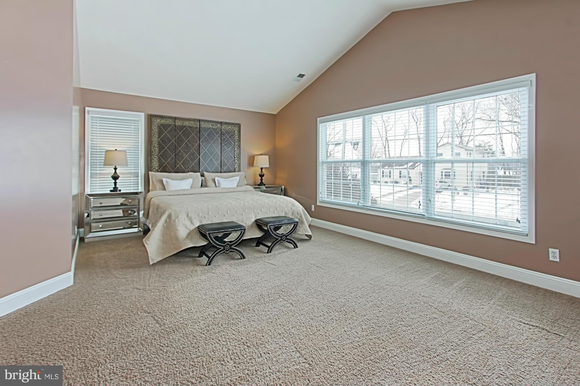 PIMMIT HILLS - Residential Lease