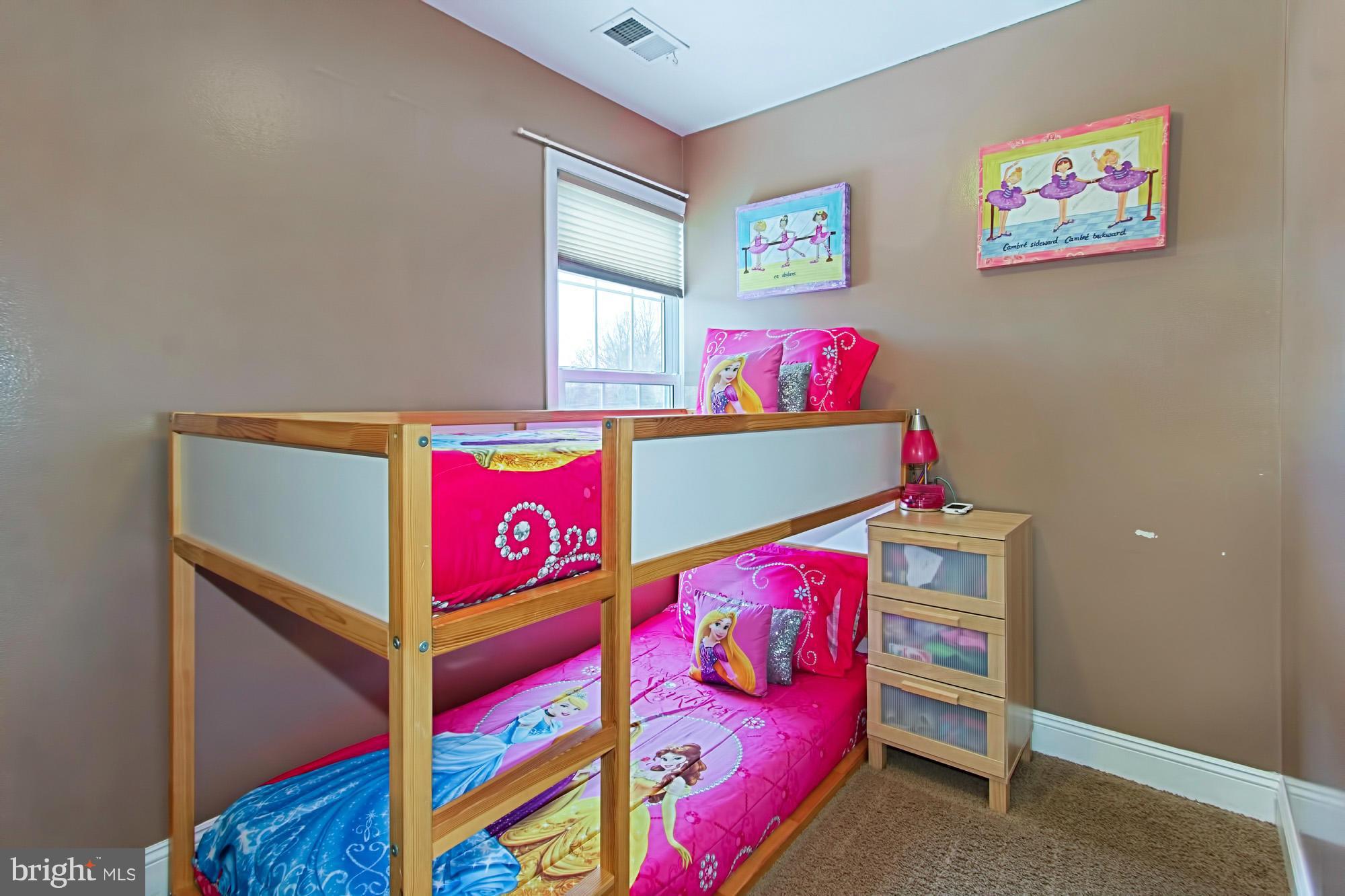 PIMMIT HILLS - Residential Lease