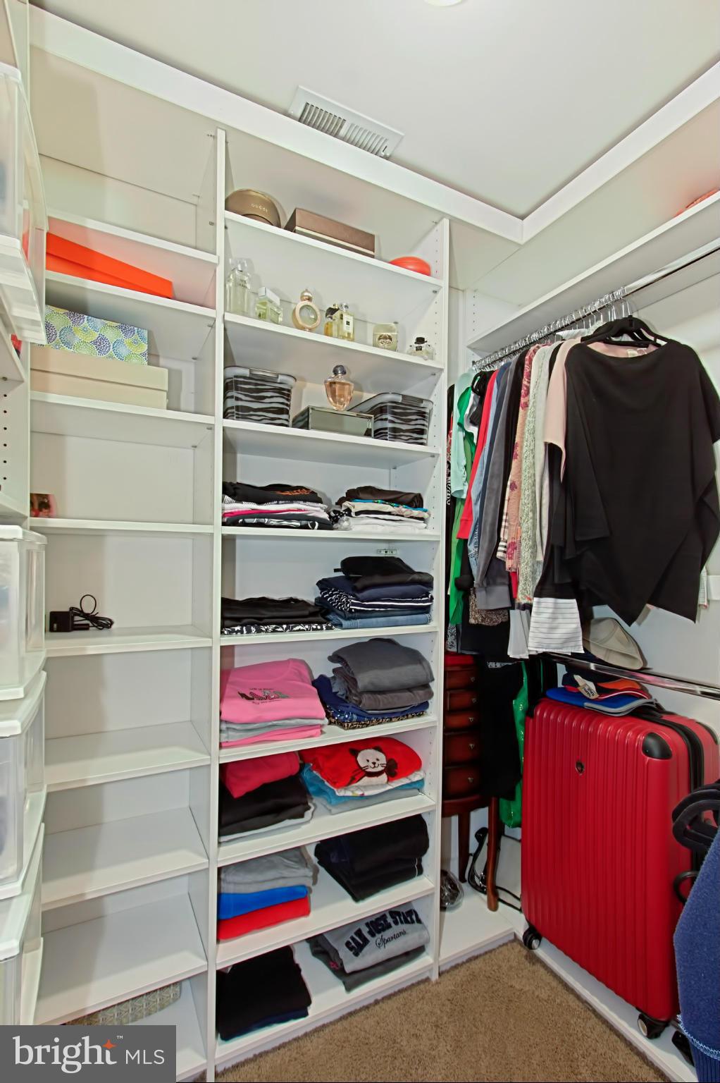 PIMMIT HILLS - Residential Lease