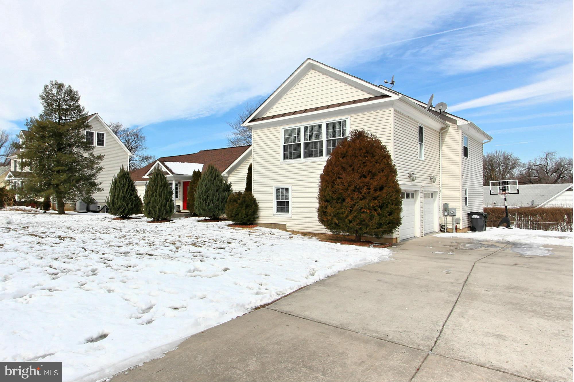 PIMMIT HILLS - Residential Lease