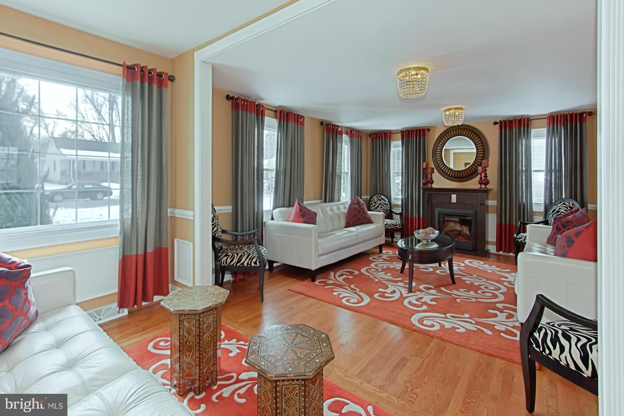 PIMMIT HILLS - Residential Lease