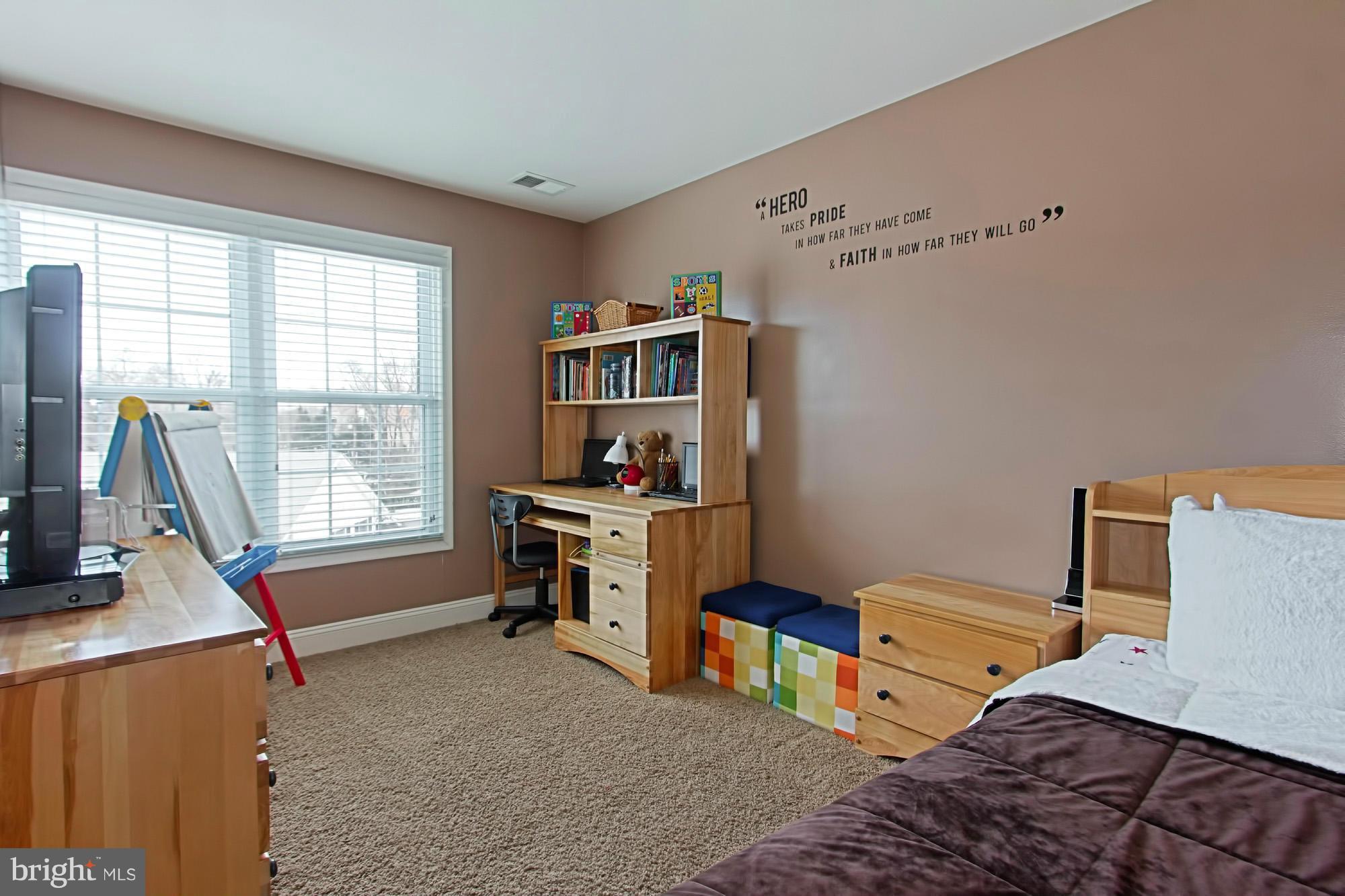 PIMMIT HILLS - Residential Lease