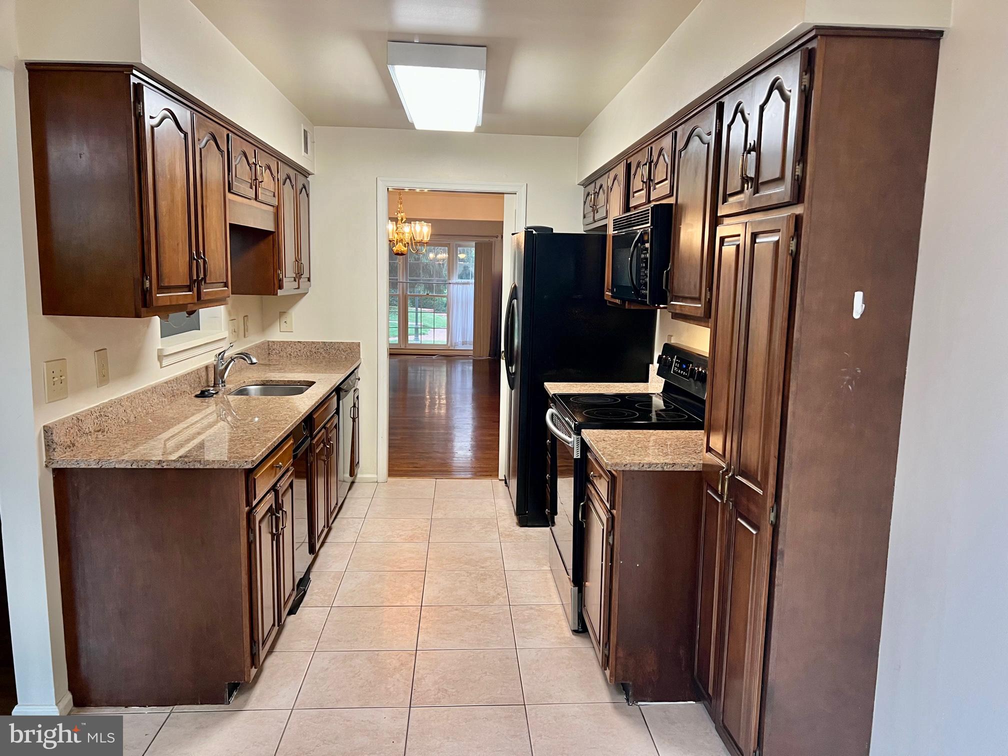 TUCKERMAN STATION - Residential Lease