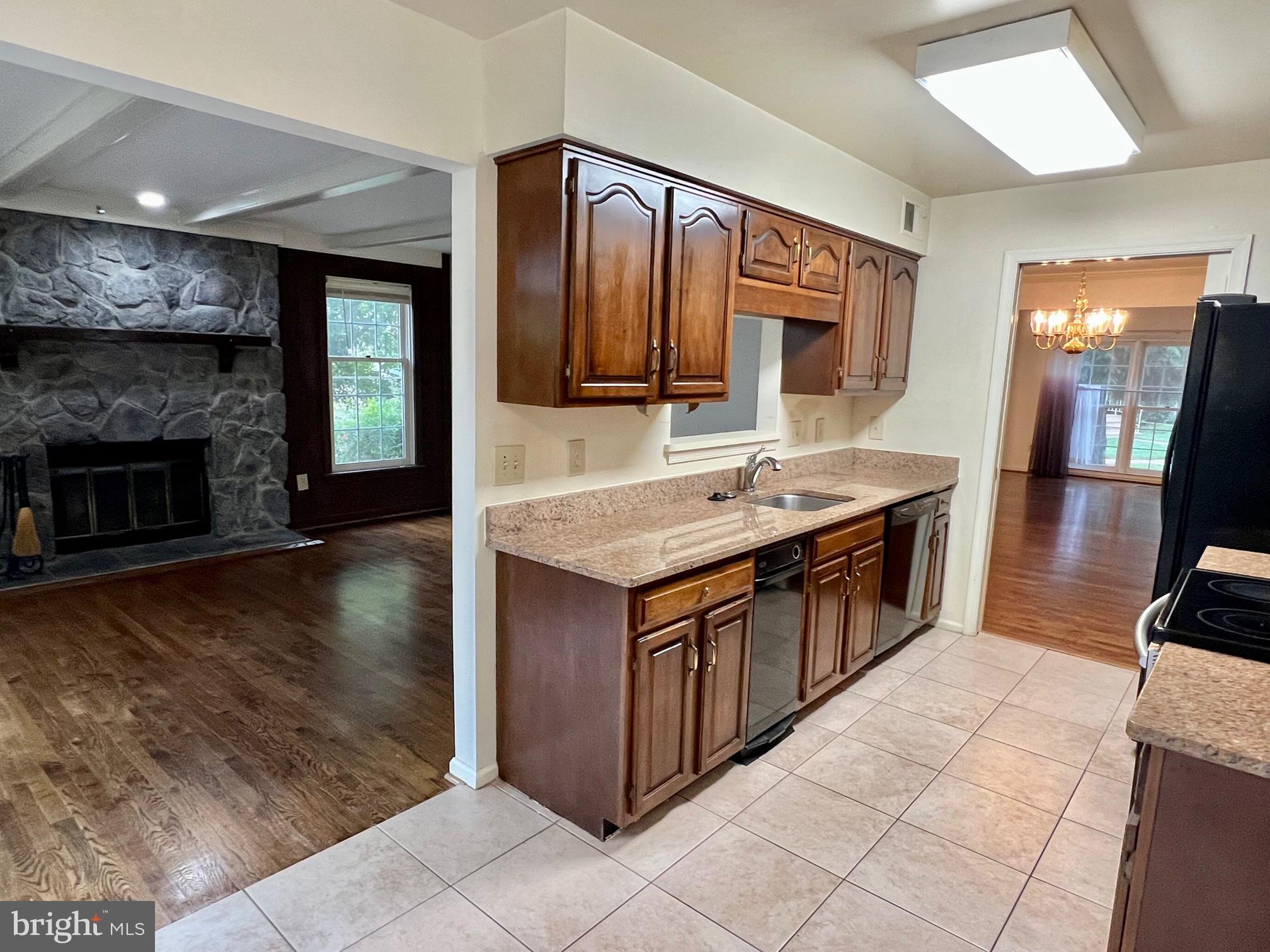 TUCKERMAN STATION - Residential Lease