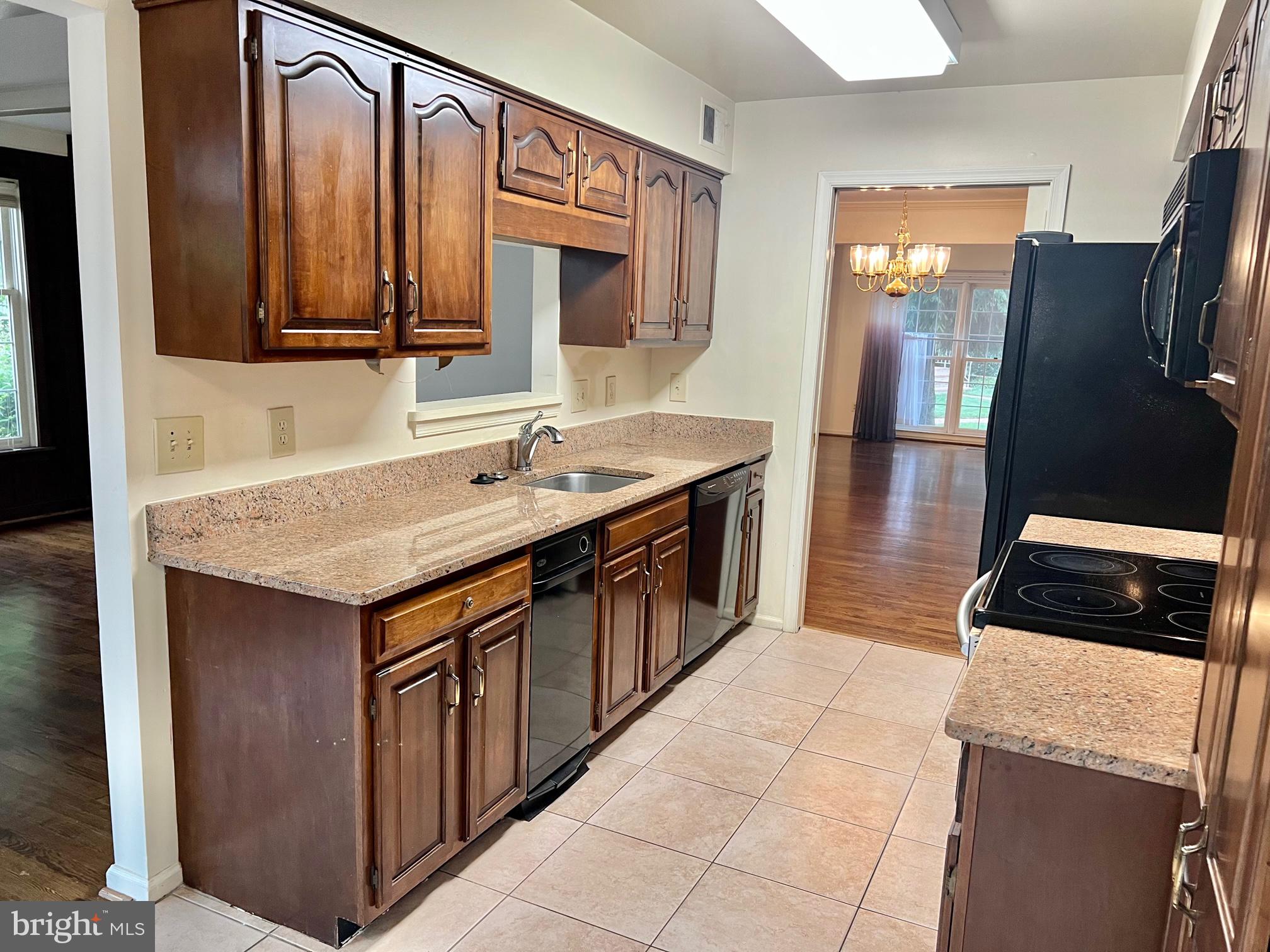 TUCKERMAN STATION - Residential Lease