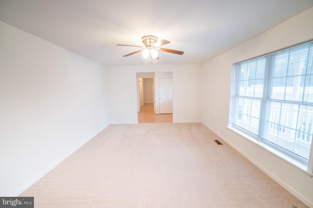 FOXTAILS MANOR - Residential