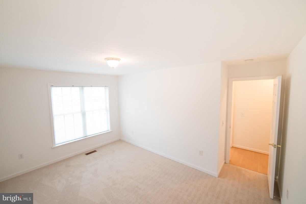 FOXTAILS MANOR - Residential