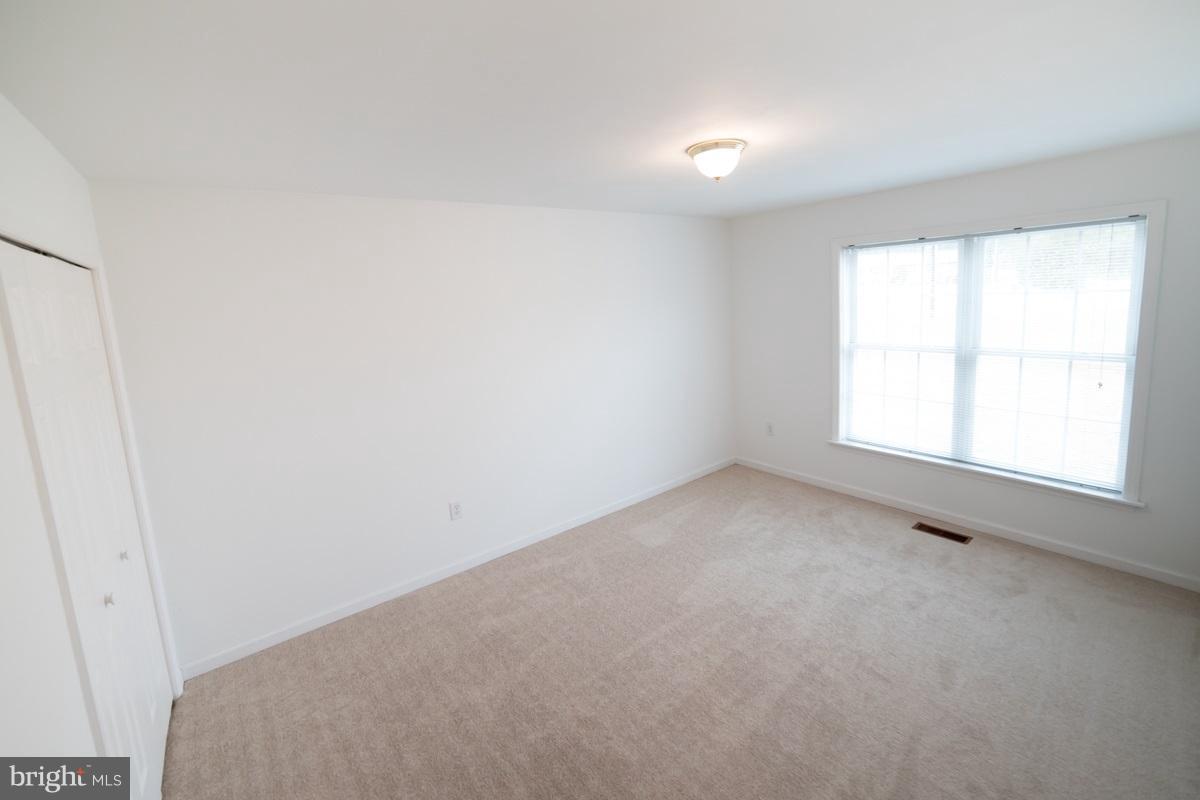 FOXTAILS MANOR - Residential