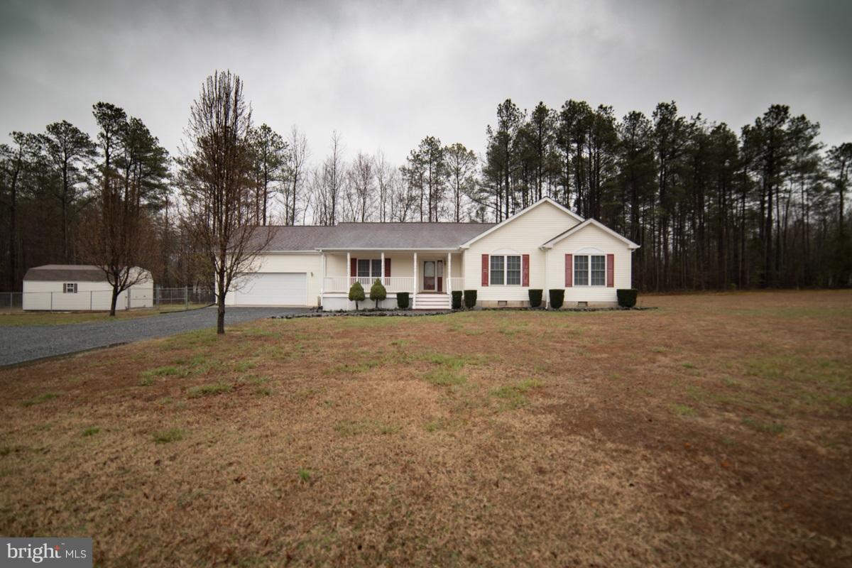 FOXTAILS MANOR - Residential