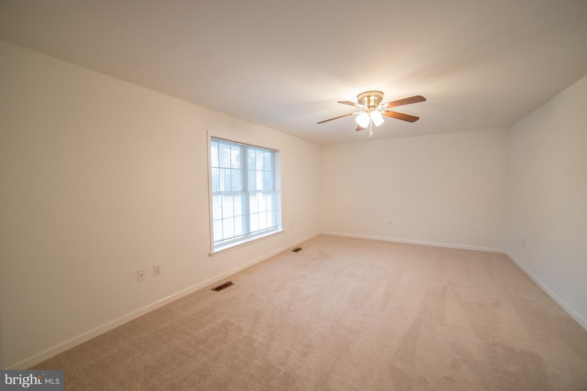 FOXTAILS MANOR - Residential