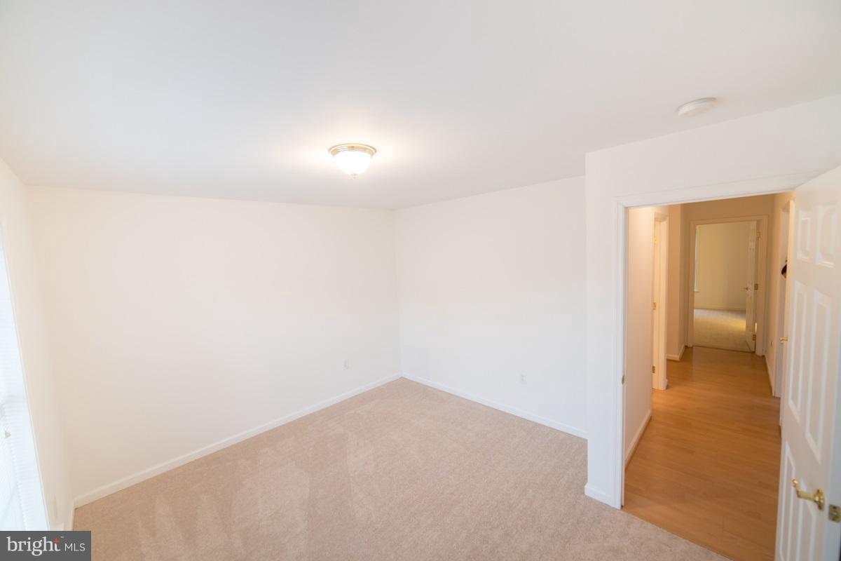 FOXTAILS MANOR - Residential