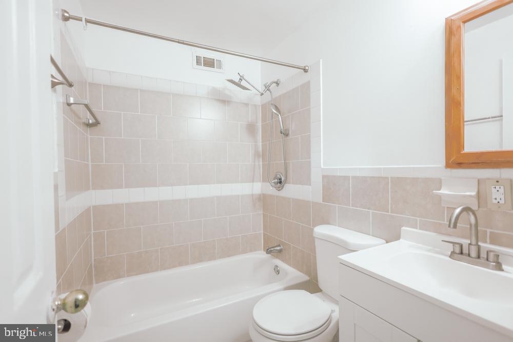 SUMMERFIELD - Residential Lease