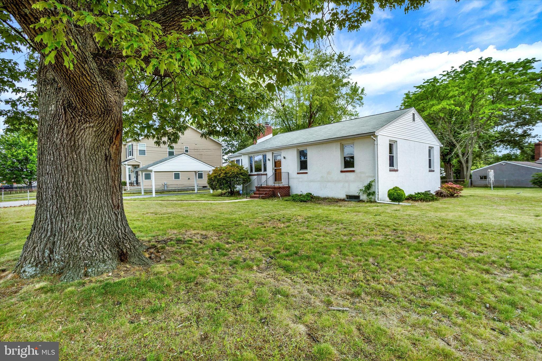 1835 DREW STREET