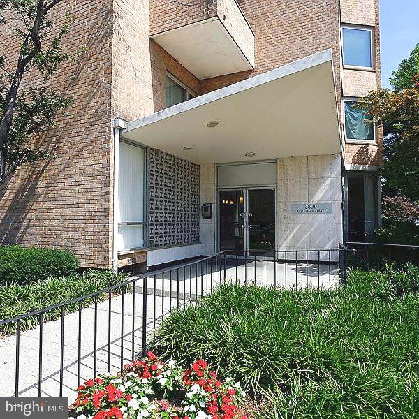 2800 WISCONSIN AVENUE NW 705