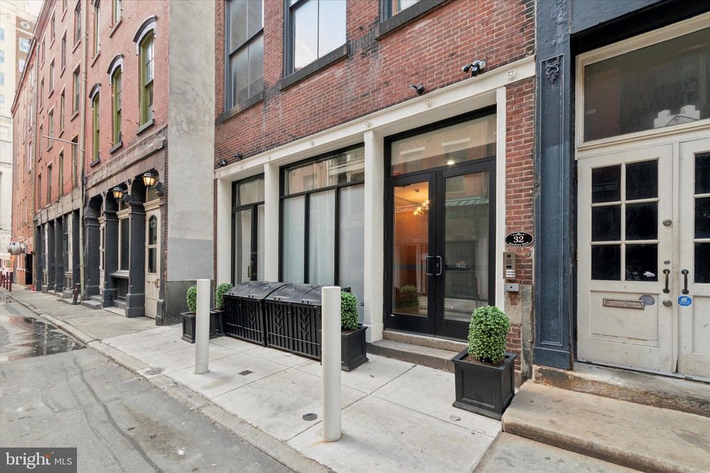 Photo of 32 Strawberry St #1, PHILADELPHIA, PA 19106 (MLS # PAPH2513356)