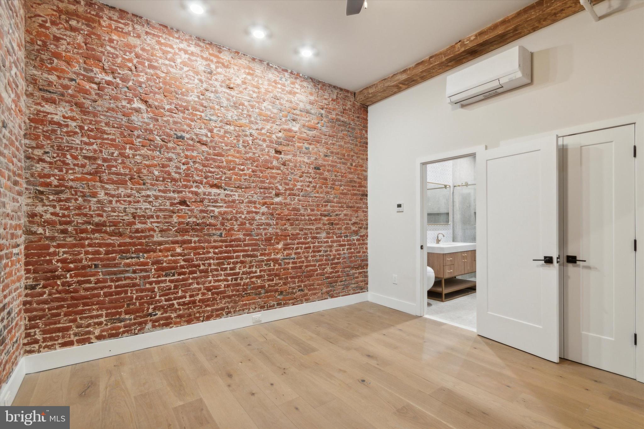 OLD CITY - Residential Lease