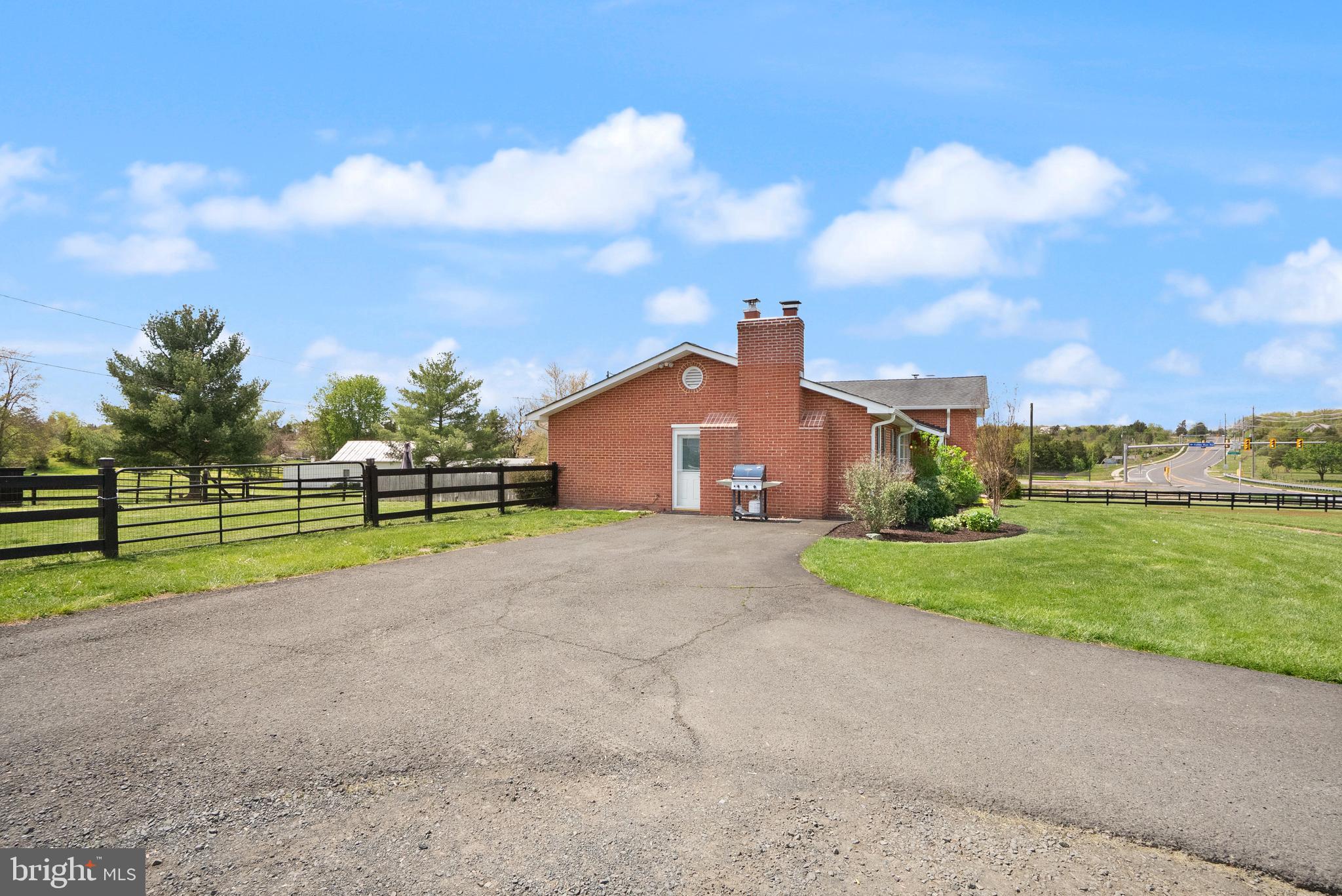 12709 VINT HILL ROAD