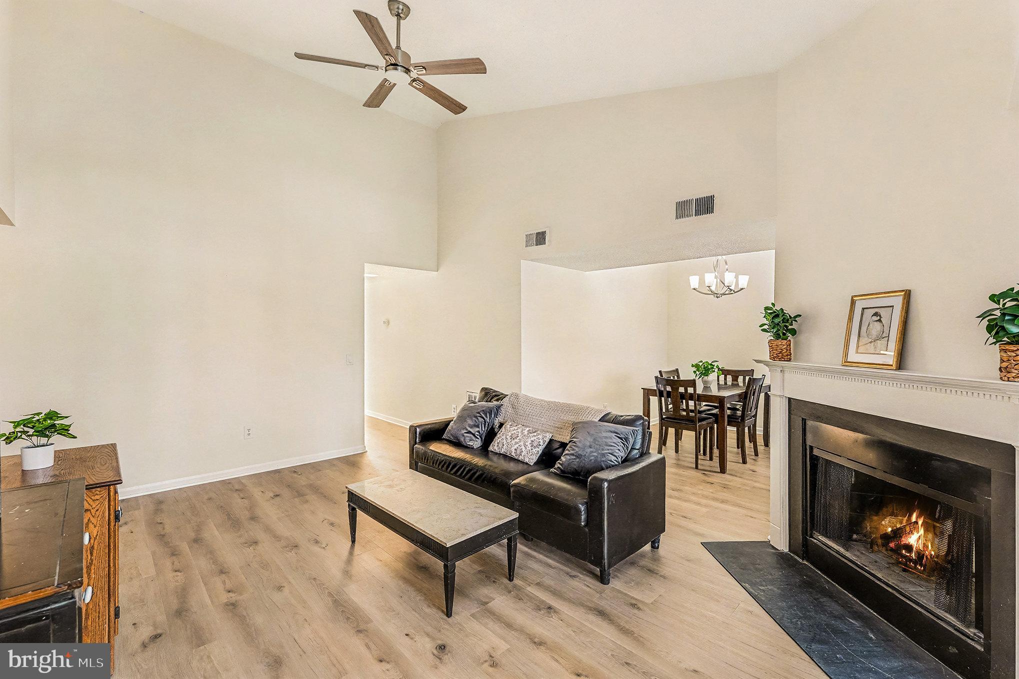 HUNTER'S SQUARE - Residential