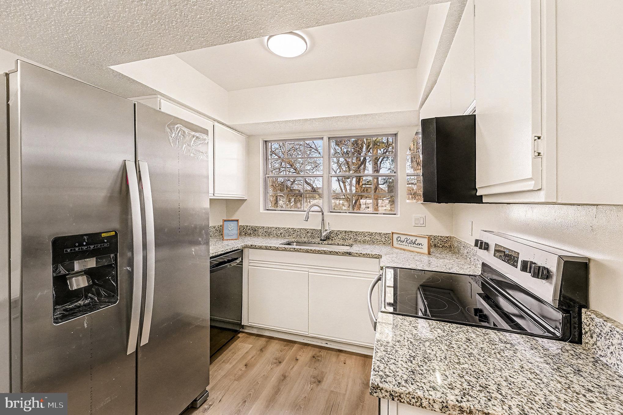 HUNTER'S SQUARE - Residential