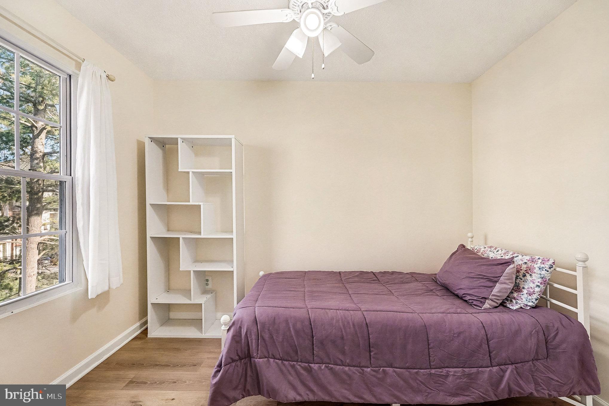 HUNTER'S SQUARE - Residential