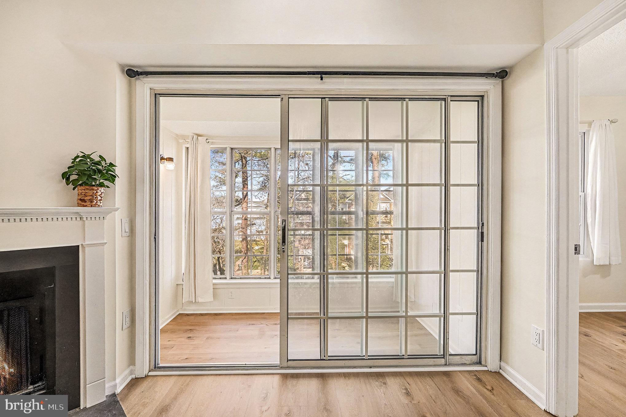 HUNTER'S SQUARE - Residential