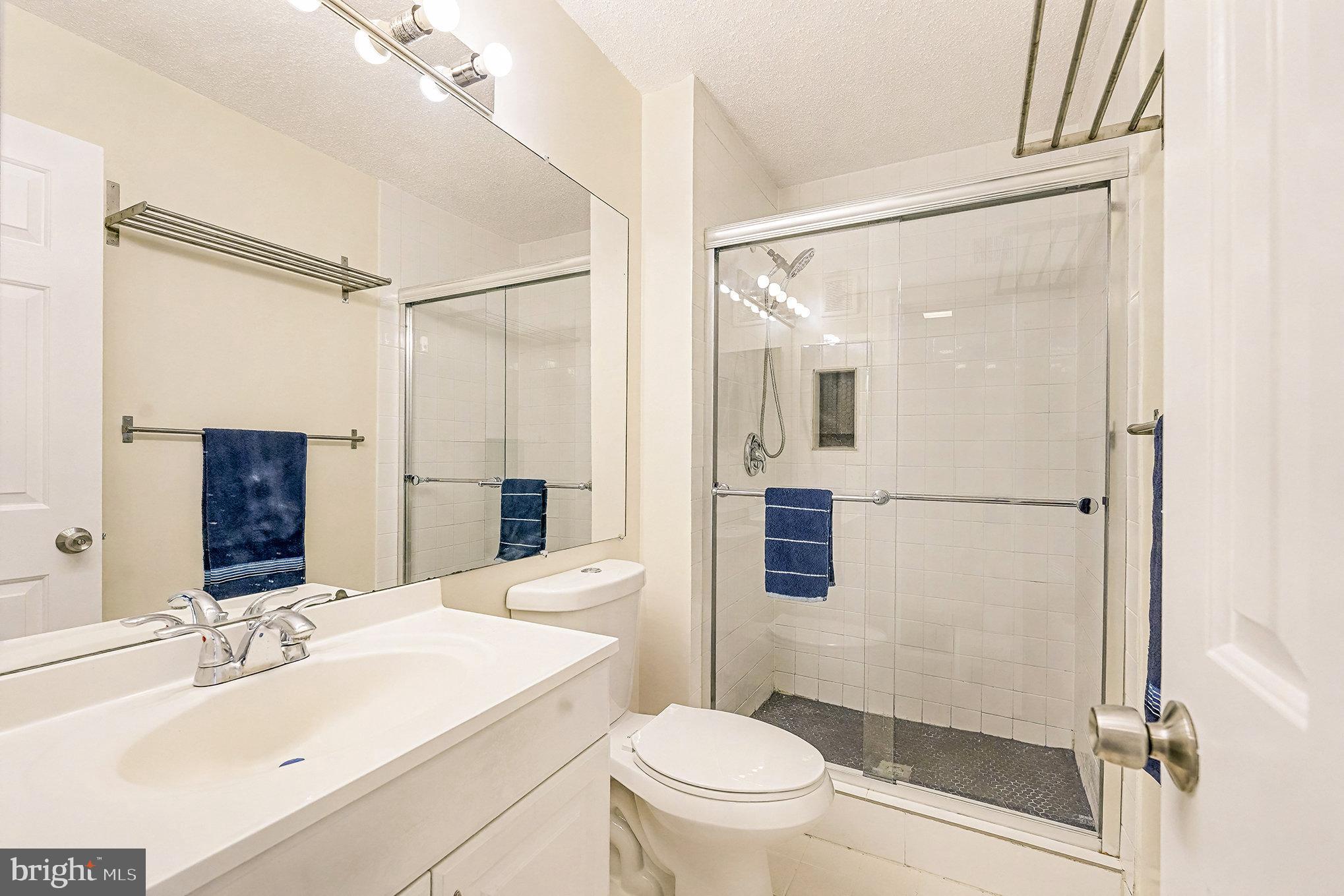 HUNTER'S SQUARE - Residential