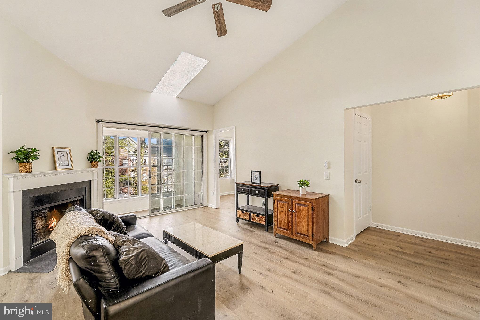 HUNTER'S SQUARE - Residential