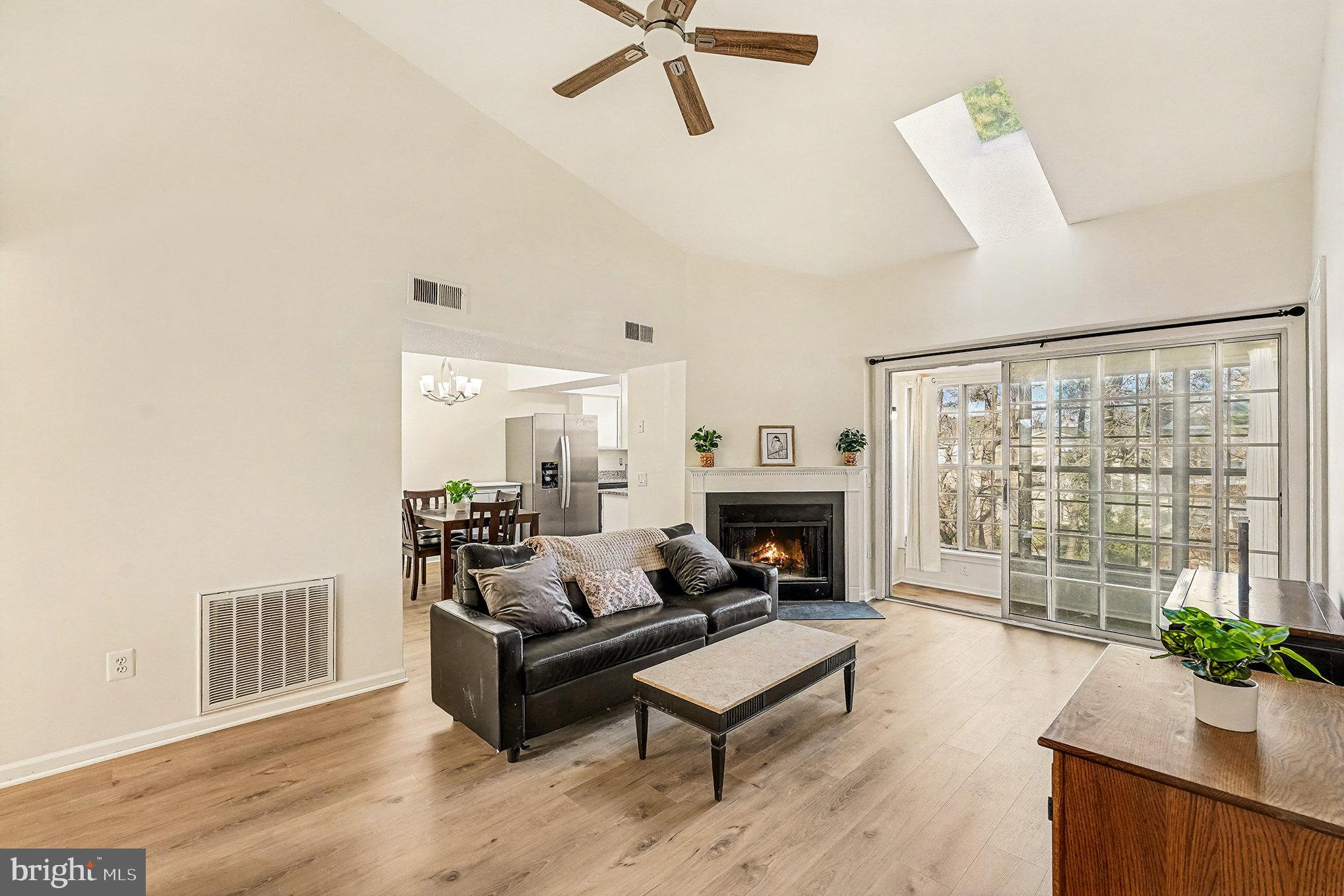 HUNTER'S SQUARE - Residential