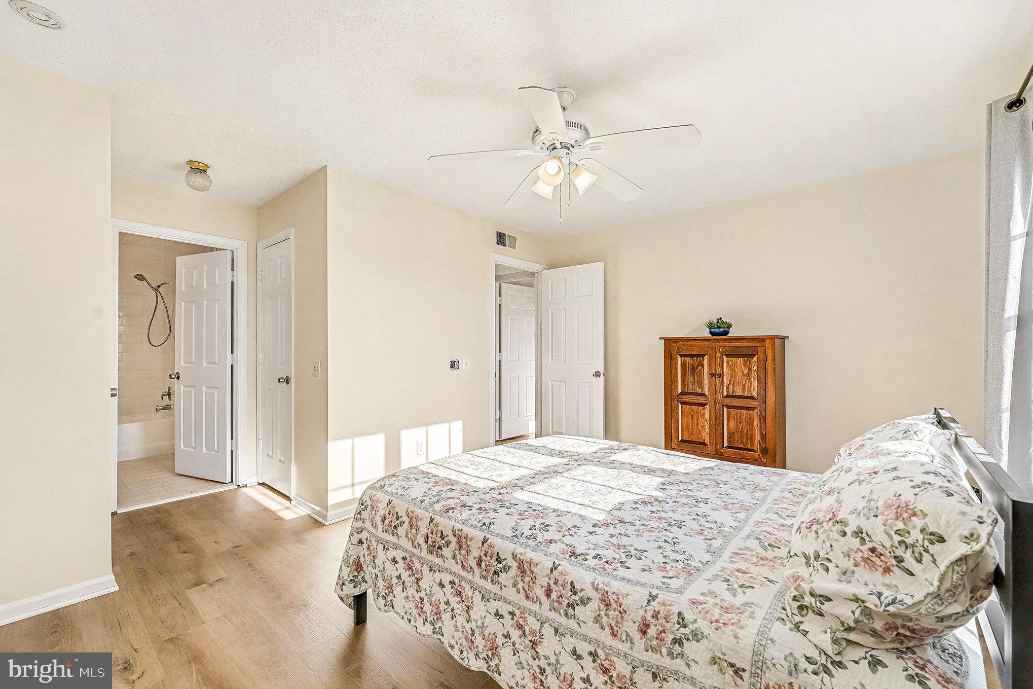 HUNTER'S SQUARE - Residential