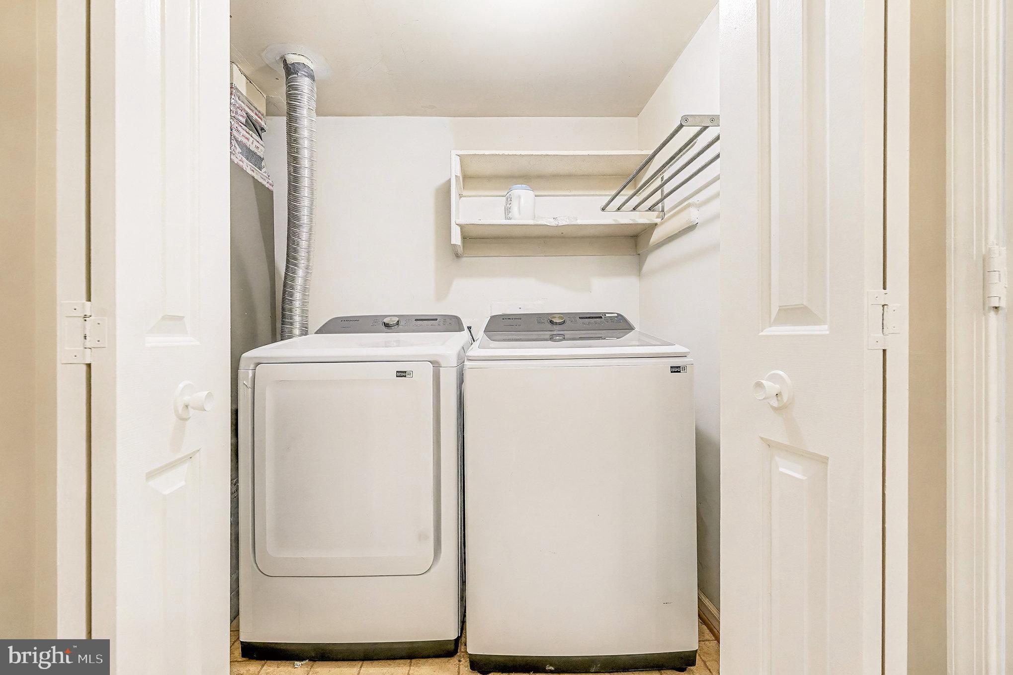 HUNTER'S SQUARE - Residential