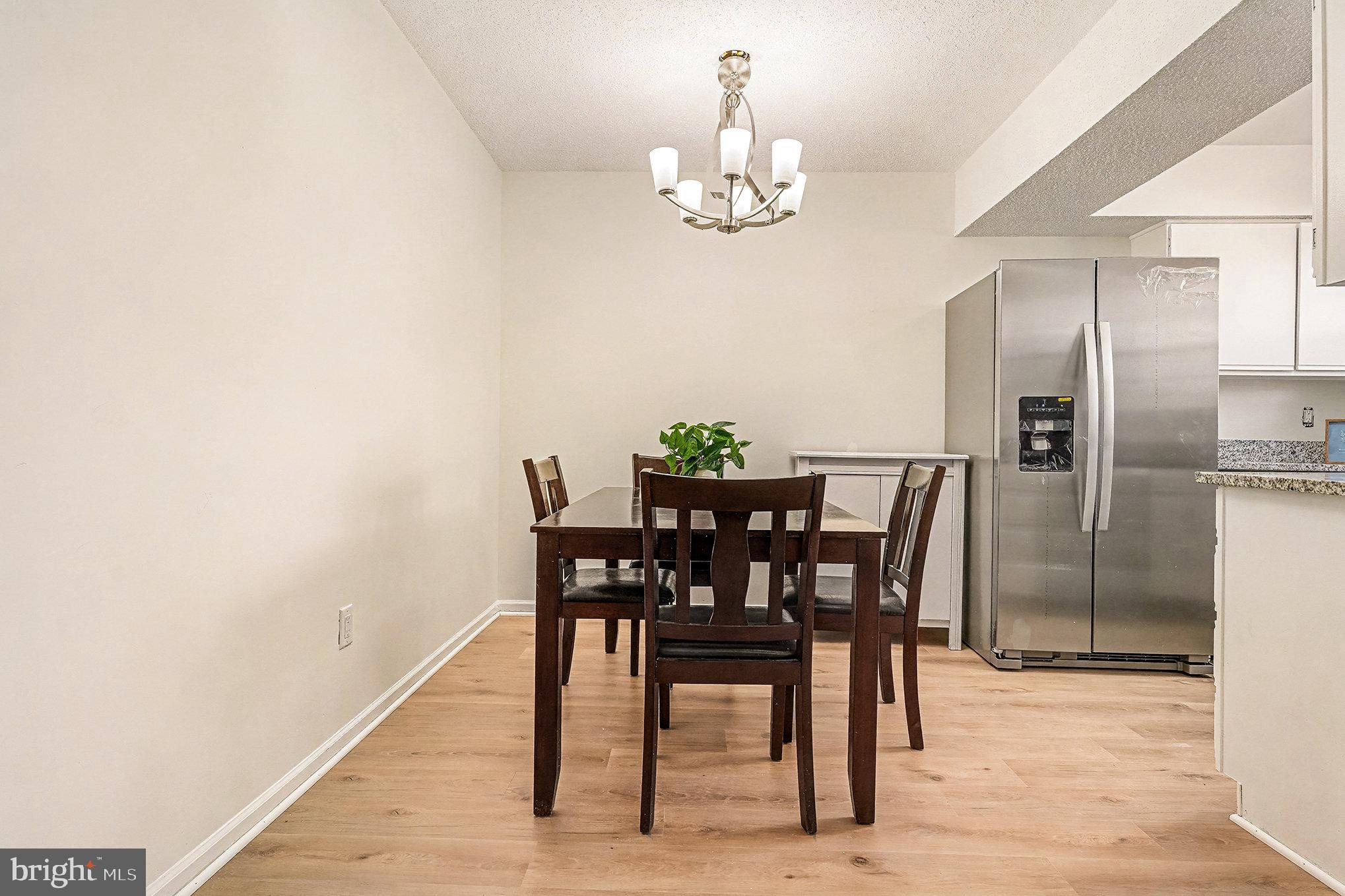 HUNTER'S SQUARE - Residential