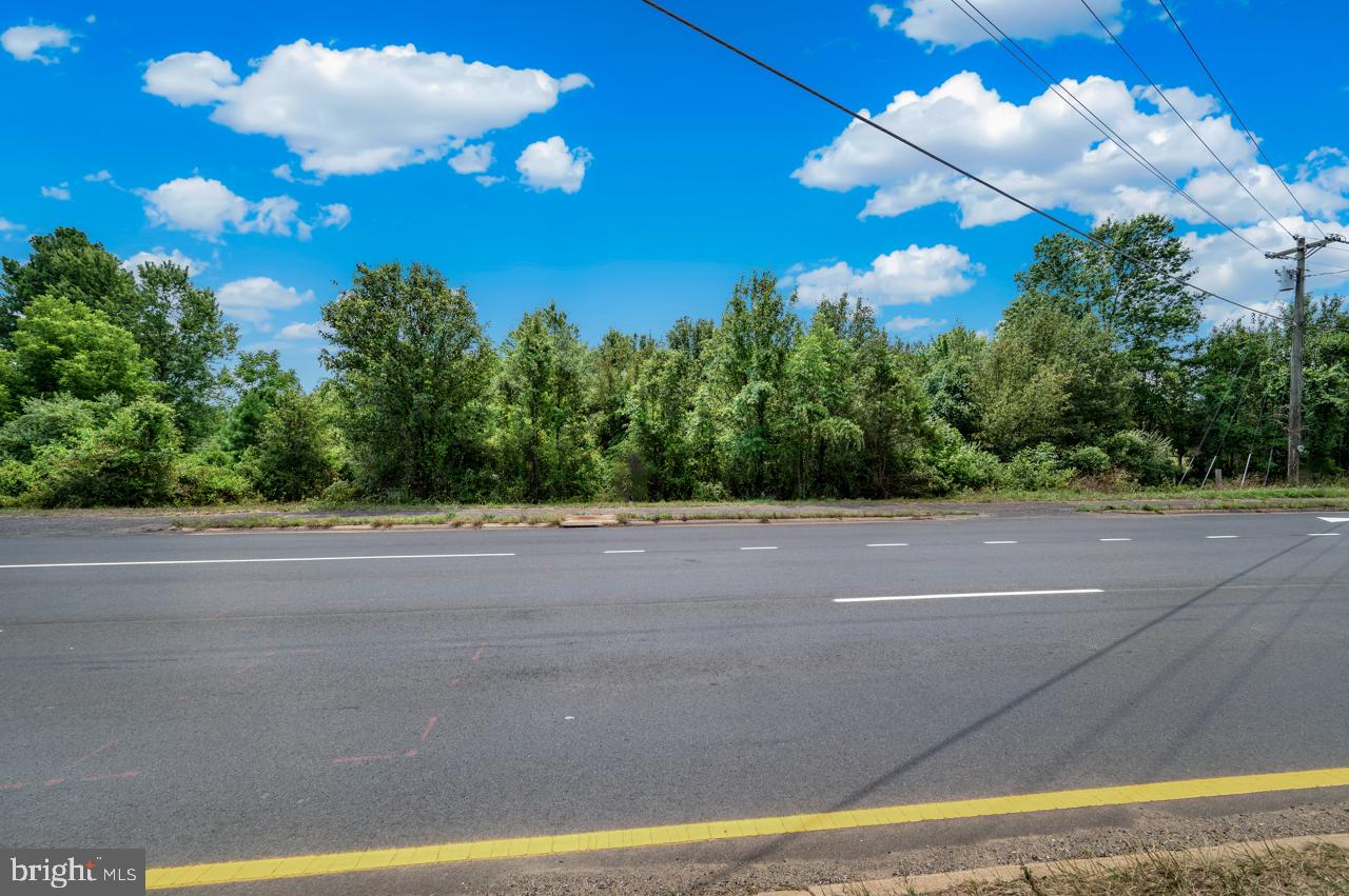 BRADDOCK ROAD - Land