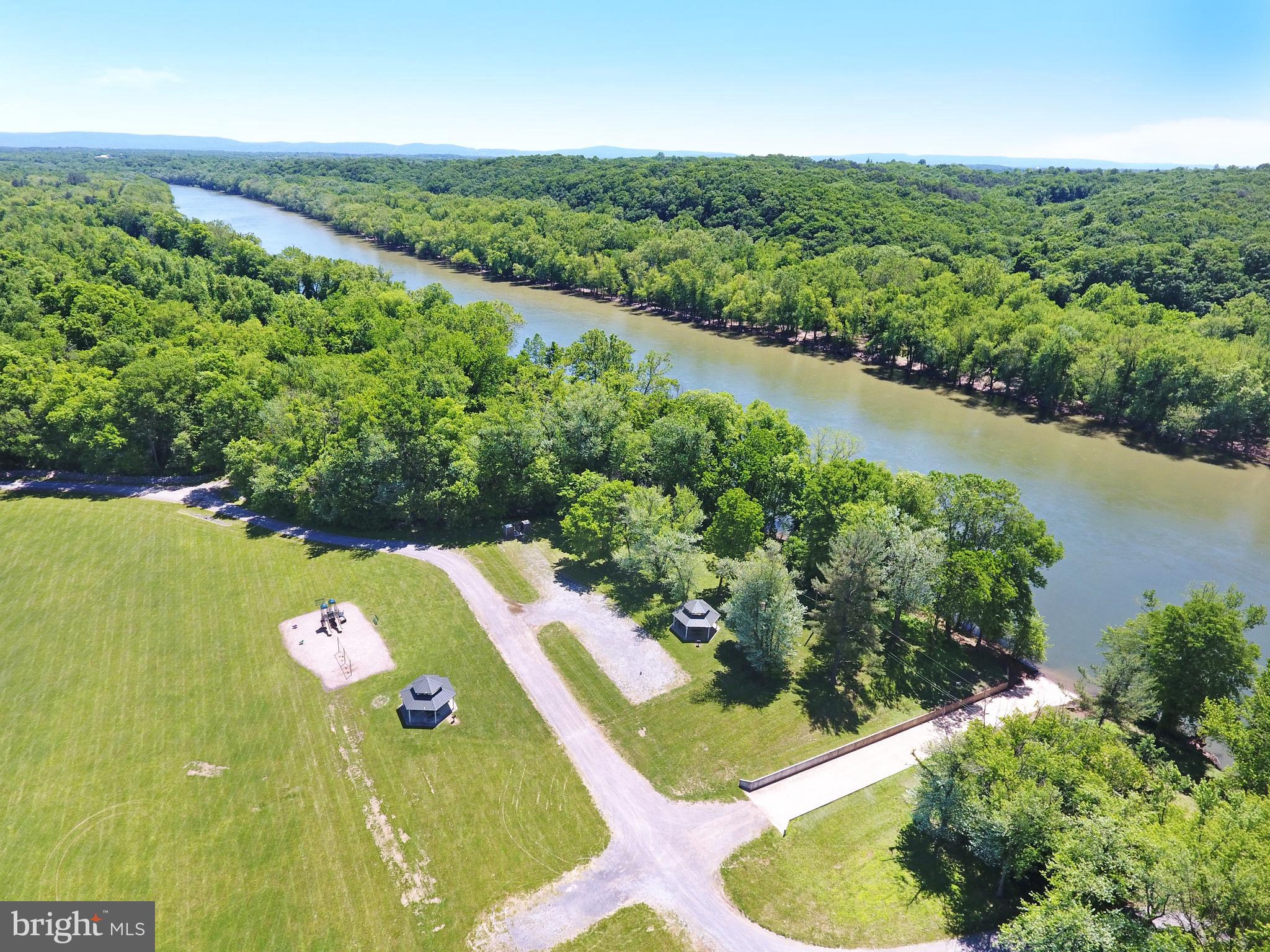 BROOKFIELD ON THE POTOMAC - Residential
