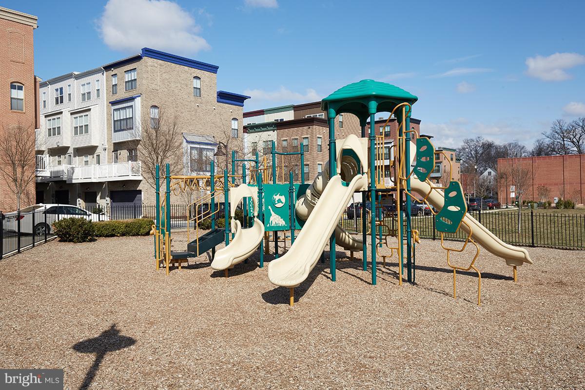 EYA ARTS DISTRICT - Residential