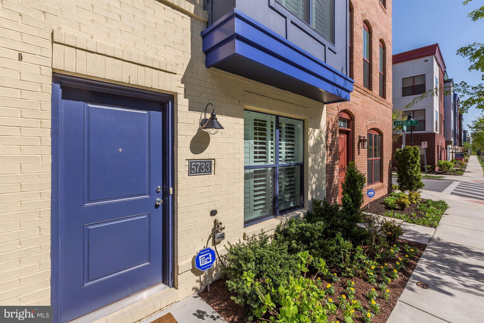 EYA ARTS DISTRICT - Residential