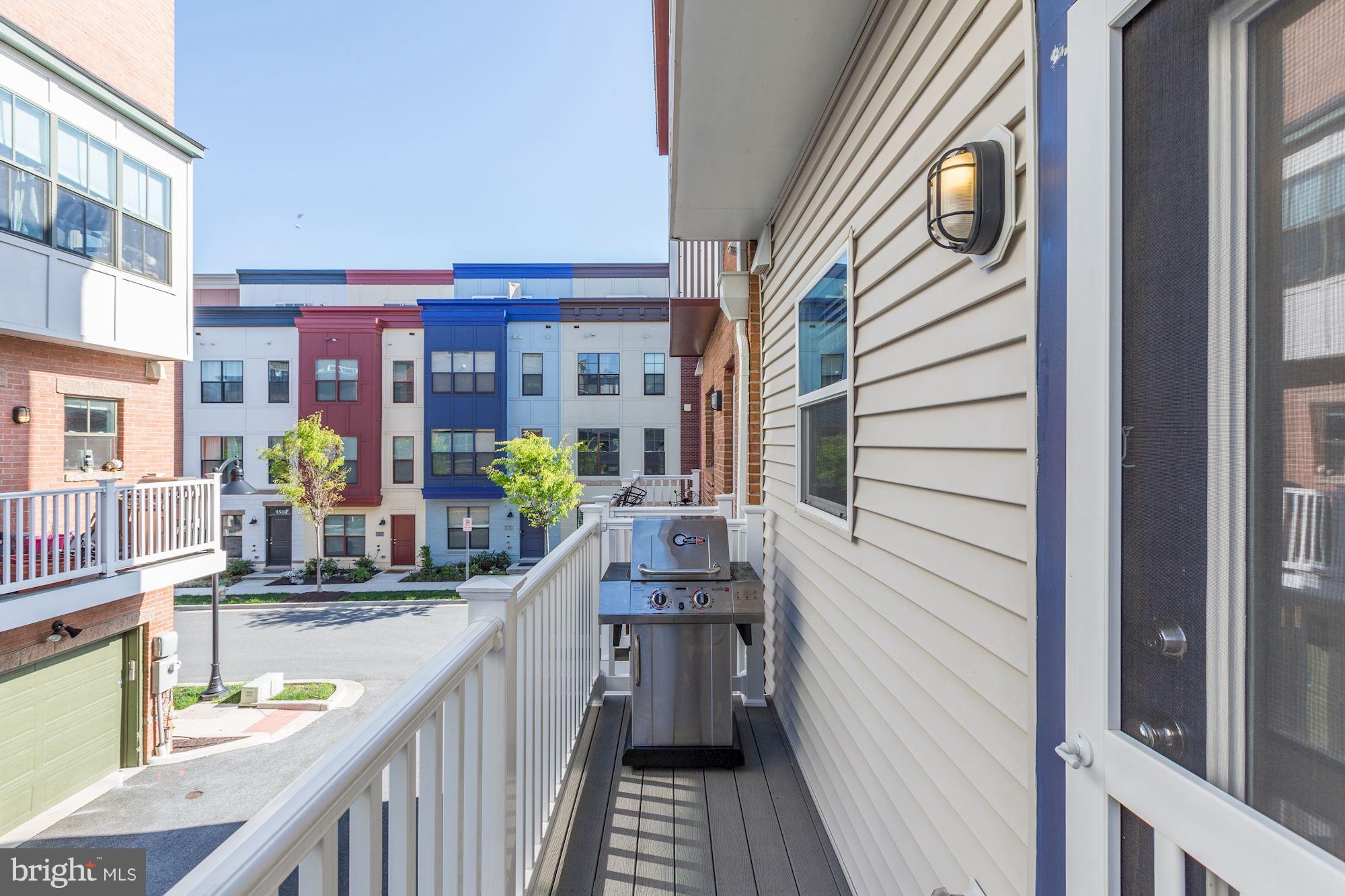 EYA ARTS DISTRICT - Residential