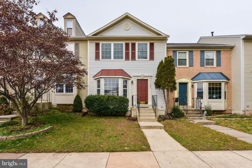 Absolutely BEAUTIFUL 3 BR, 2.5BA TH! Hardwoods, new carpet. Updated kitchen w/granite countertops and Stainless Steel appliances. This newly renovated home has new fixtures, lighting and tile! Don't forget to look at your HUGE family room in the basement, complete withcozy fireplace for those "just right" kind of nights and walk out with bottom patio while entertaining. Property boasts Pool, Tennis Courts, Clubhouse, Gym, andmuch, MUCH more! Just minutes to I-66, shopping, and close to VRE. THE PRICE IS RIGHT - THE LOCATION IS GREAT AND YOU CAN'T BEAT THE VALUE!