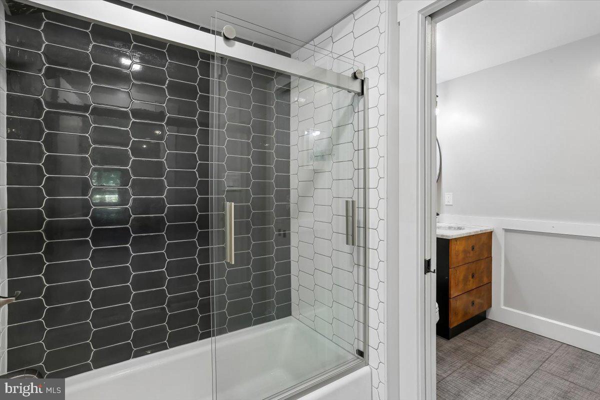 SIXTEENTH ST VILLAGE - Residential