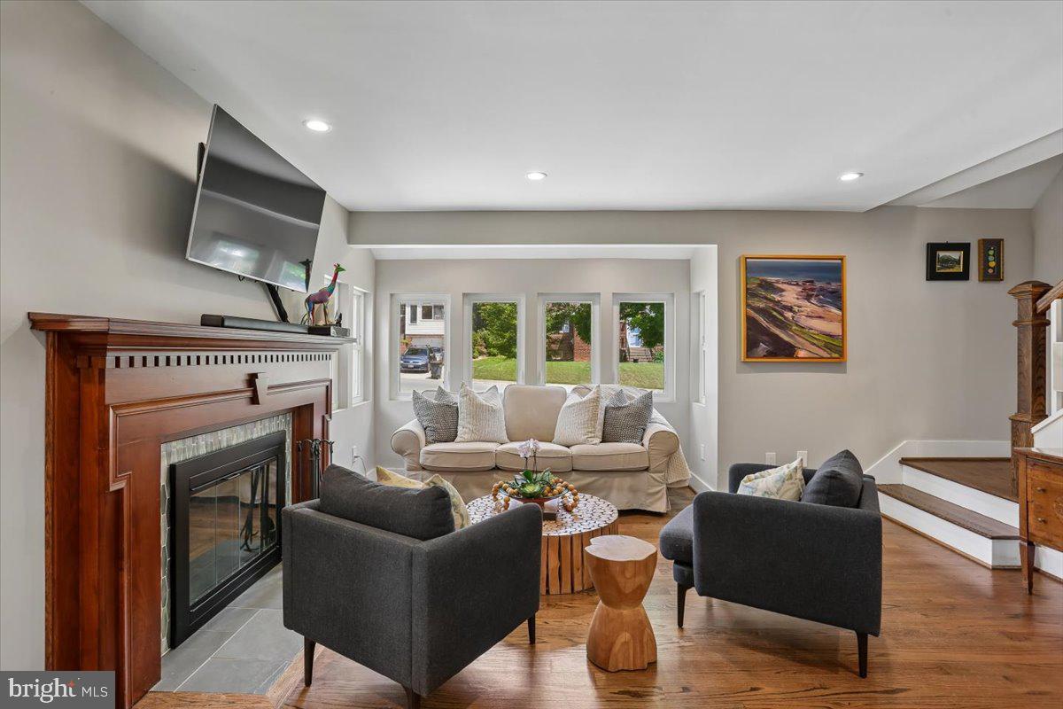 SIXTEENTH ST VILLAGE - Residential