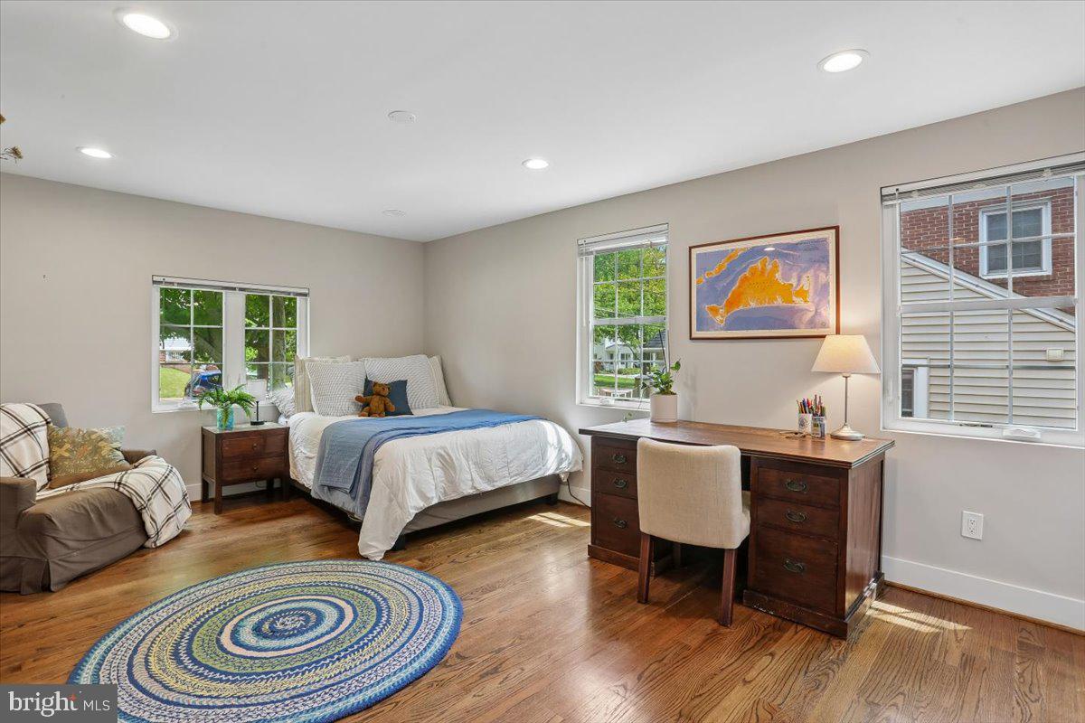 SIXTEENTH ST VILLAGE - Residential