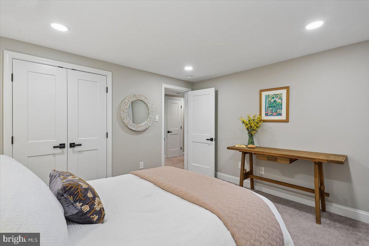 SIXTEENTH ST VILLAGE - Residential