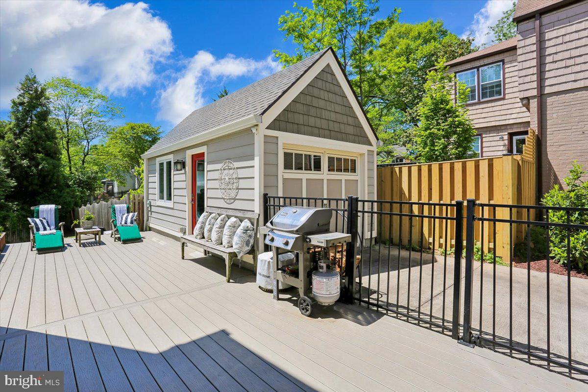 SIXTEENTH ST VILLAGE - Residential