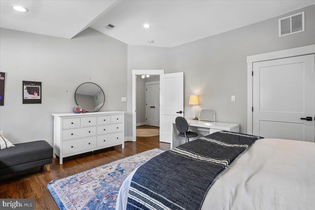 SIXTEENTH ST VILLAGE - Residential