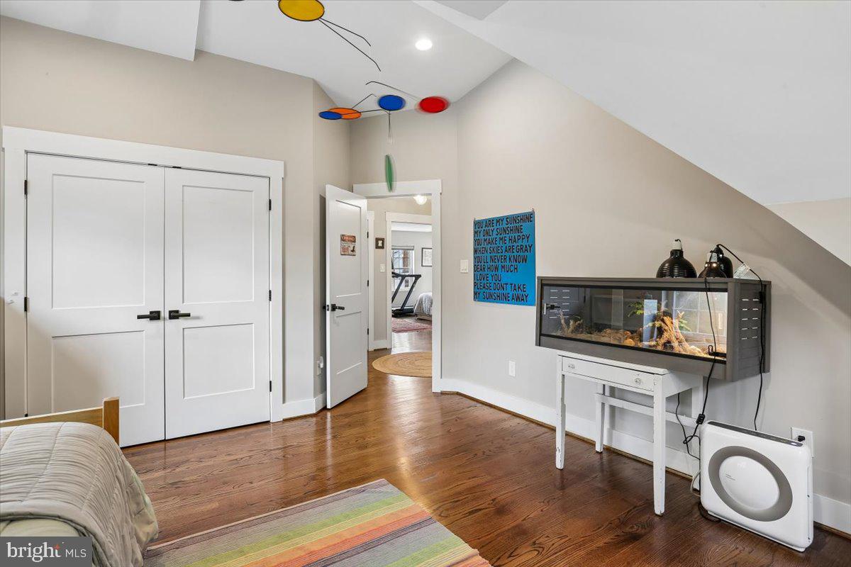 SIXTEENTH ST VILLAGE - Residential
